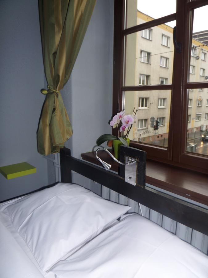 Incepcja 33 Ostello Breslavia Esterno foto